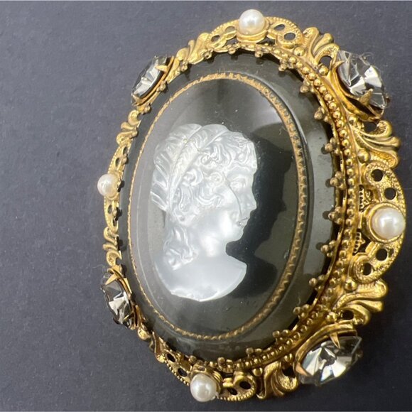 Vintage W Germany Cameo Brooch White on Black Art Glass Seed Pearls Rhinestones - Picture 7 of 11